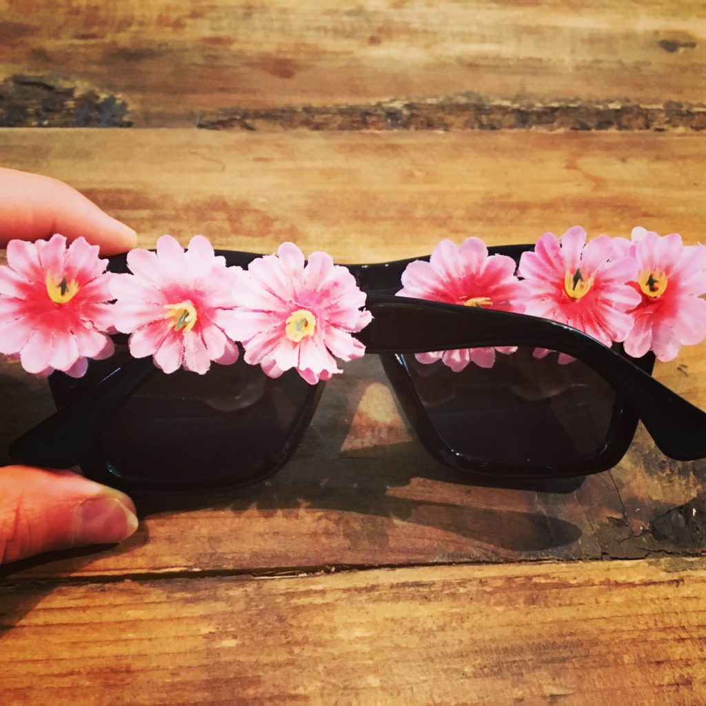 DIY-Sonnebrille mit fertigen Bügeln